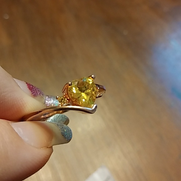 Size 11 ring - Picture 2 of 3